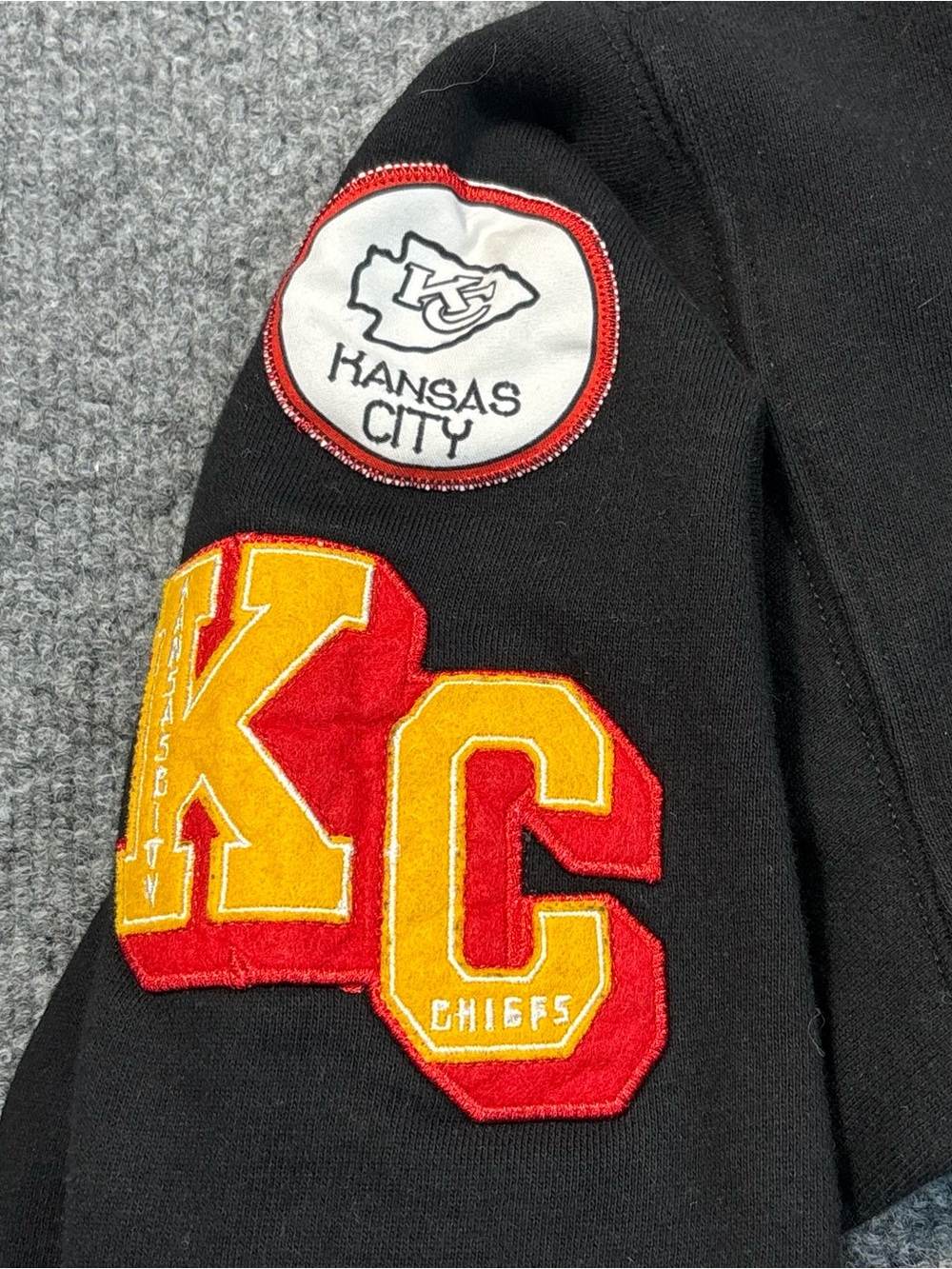 WEAR by Erin Andrews Kansas City Chiefs Cropped Hoodie Womens Small Black NFL - Picture 6 of 15